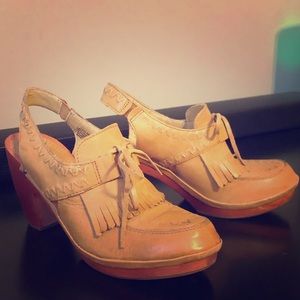 Camel Colored Latigo Heals